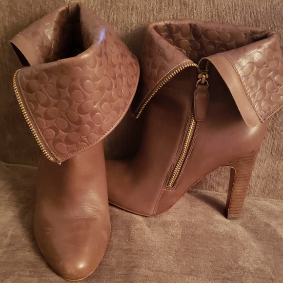 Shoes - Picture 1 of 1